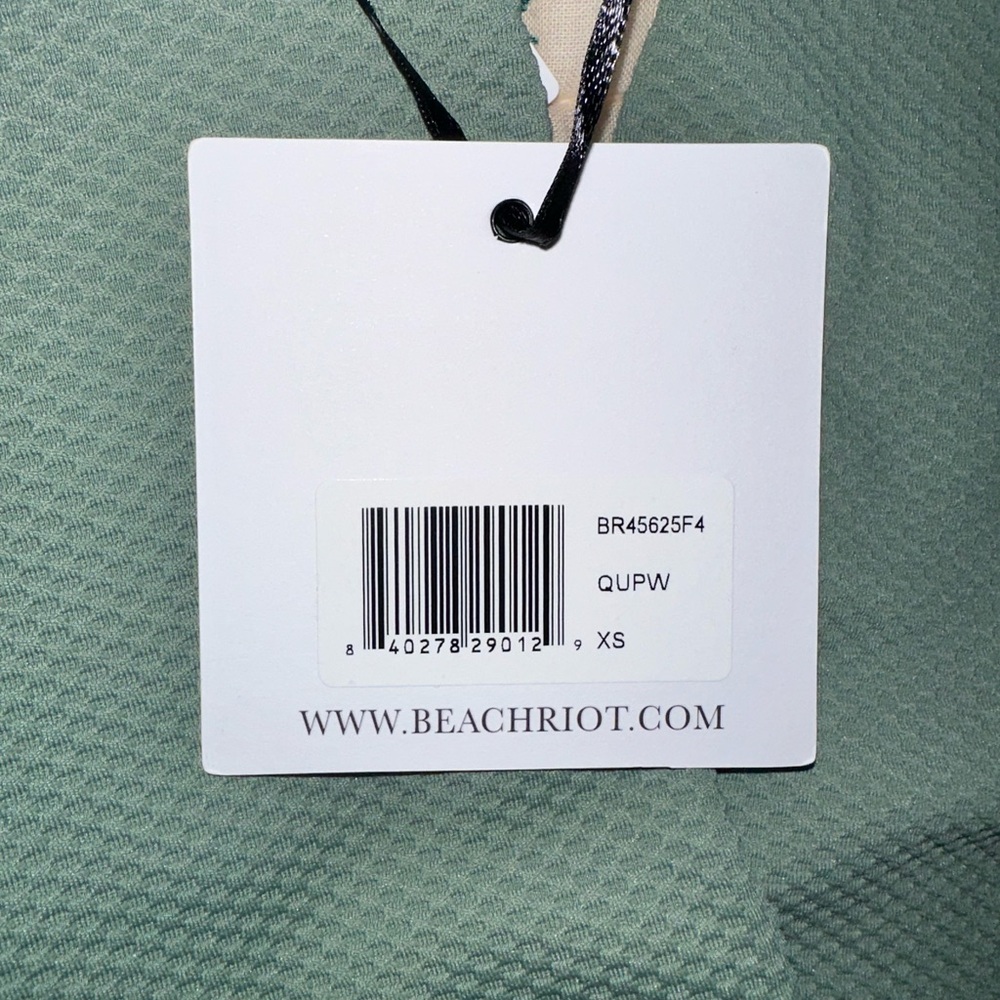 Beach Riot set NWT - Picture 8 of 13